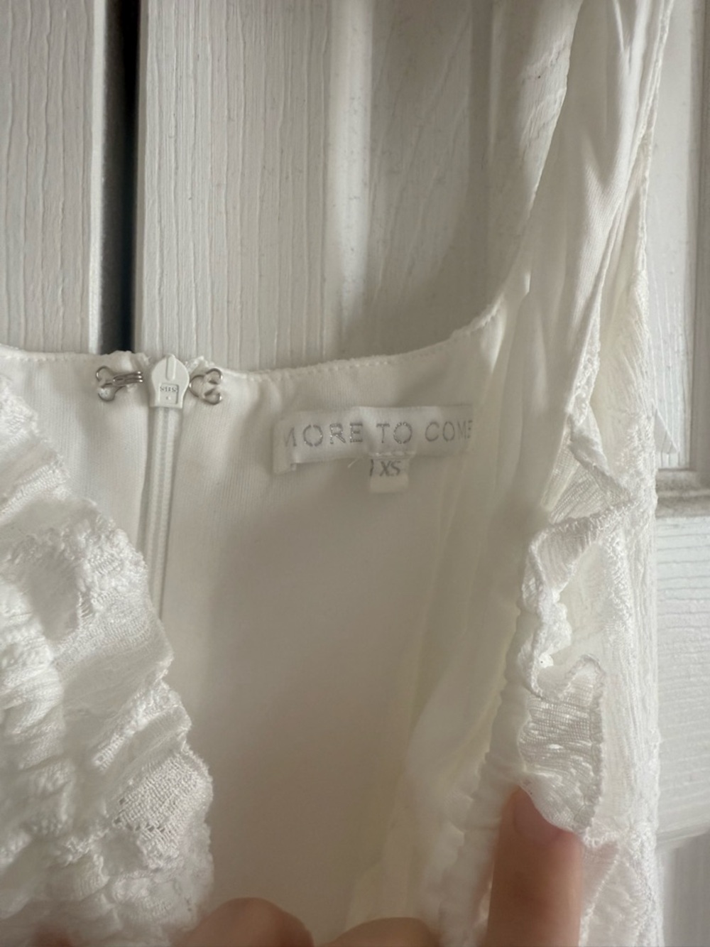 More to Come Revolve White dress, floral embroidery - Picture 6 of 7